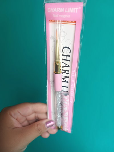 Pincel liner con tapa Charm Limit