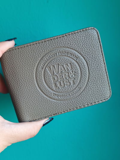 Billetera Ceniza Wanderlust con caja 