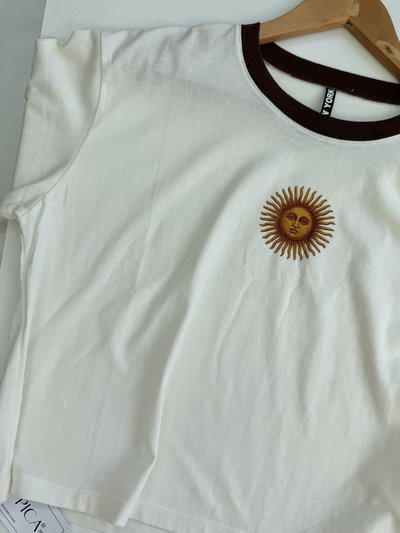 Remera Sol Mayo (Crema)