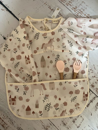 Pintorcito/Babero Encanto