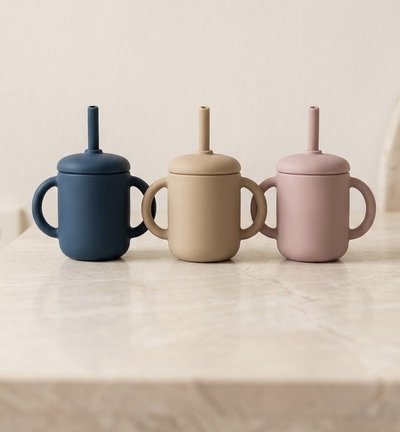 Vasos de silicona con bombilla y asas