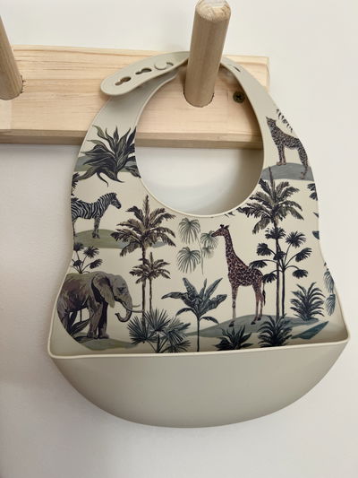 Babero Silicona zafari