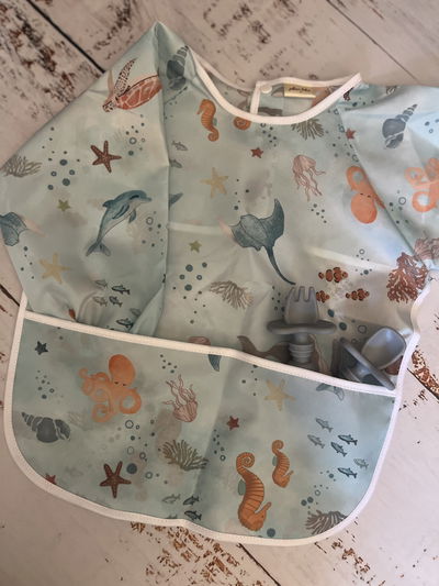 Babero/ Pintorcito Bajo Del Mar