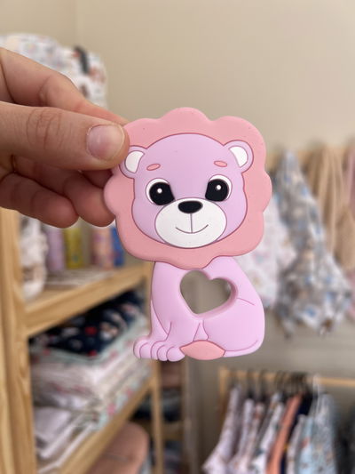 Mordillo León Silicona Rosa