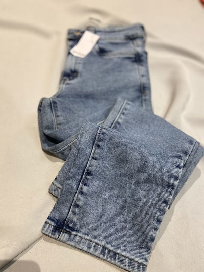 •Jean semi recto ELIAN•