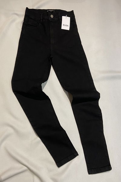 •Skinny Negro•