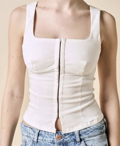 MUSCULOSA CON CIERRE