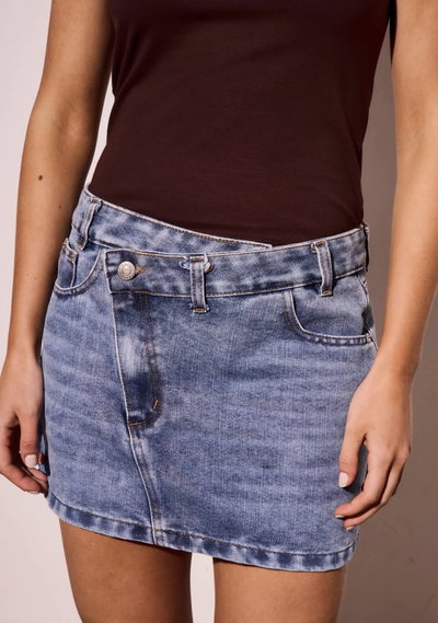 POLLERA DE JEAN ASIMETRICA