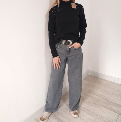 SWEATER CON TACHAS POLERA