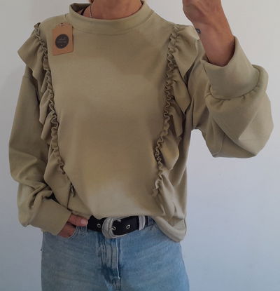 SWEATER DE DARLON CON VOLADOS