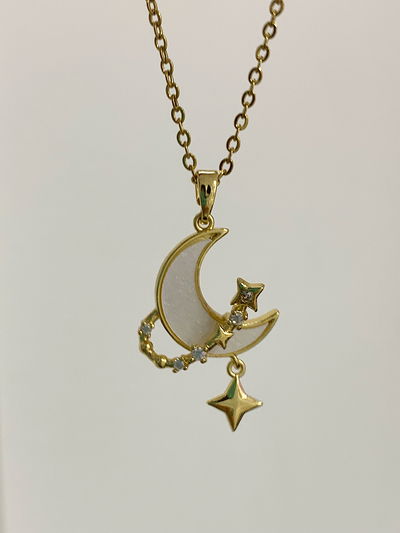 Collar moon
