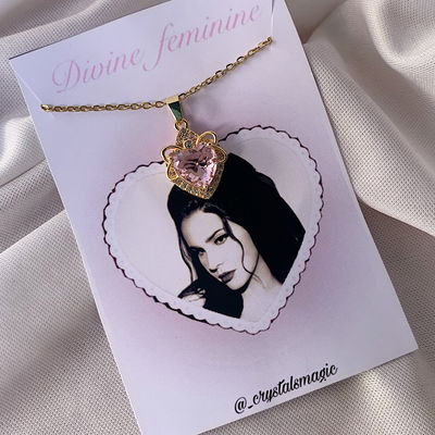 Collar lana del rey - rosa