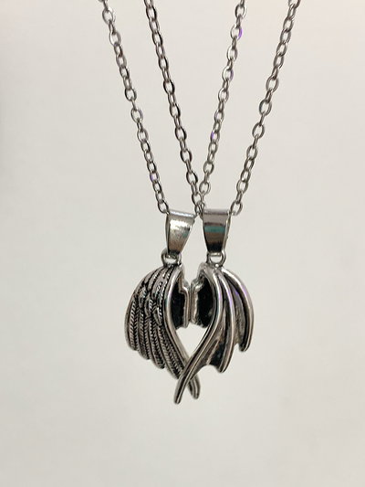 Collar imantado: Alas ángel y demonio