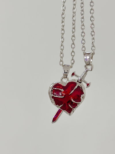 Collar corazón y daga I