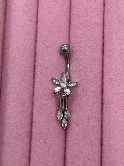 Piercing flor colgante