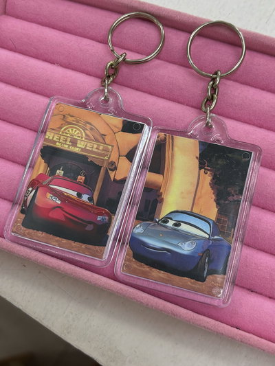 Llaveros Cars y Sally