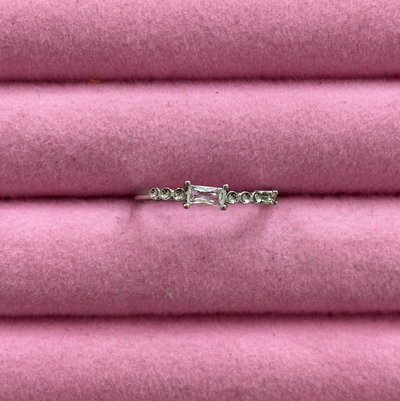 Anillo PROMO: mini piedrita plateada