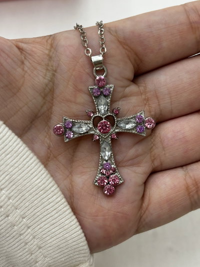 Collar Cruz: Violeta y Rosa 
