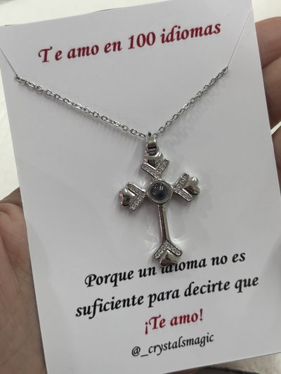 Collar te amo en 100 idiomas: cruz 