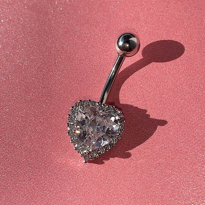 Piercing ombligo corazón