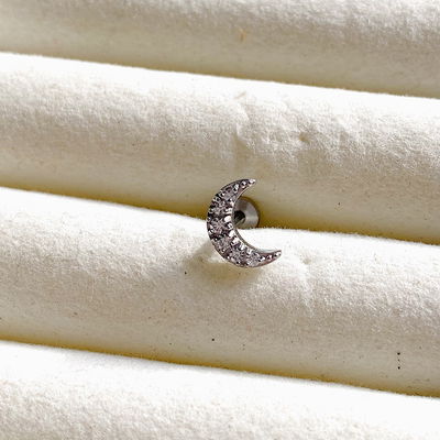 Piercing hélix/tragus: lunita