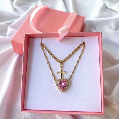 Collar golden corazón y daga - rosa