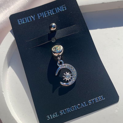 Piercing ombligo: moon