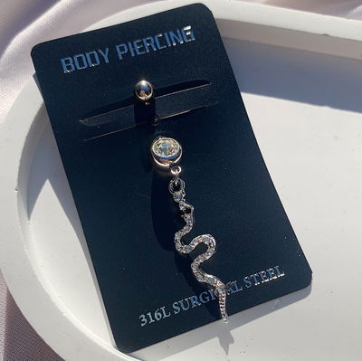 Piercing ombligo: snake