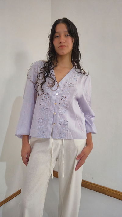 Camisa Solana: El básico elevado que tu armario necesita