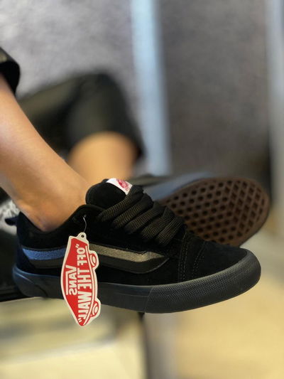 vans knu total black