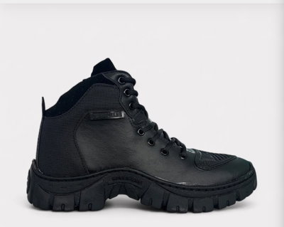 CAT adventure borcegos total black