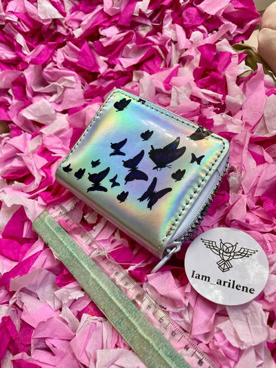 Billetera tornasolada con mariposas 🦋
