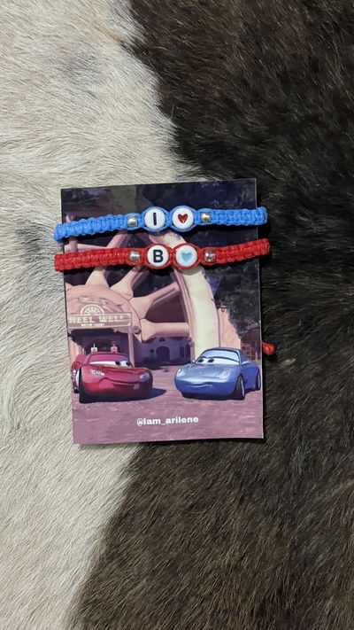 Pulseras Cars con iniciales 