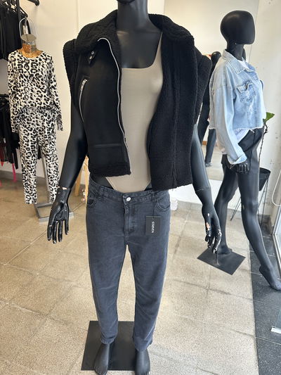 Jean gris mom