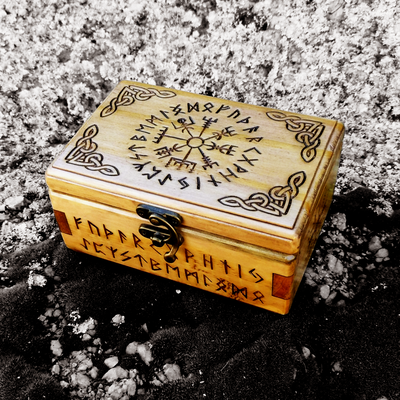 Caja de madera Vikinga