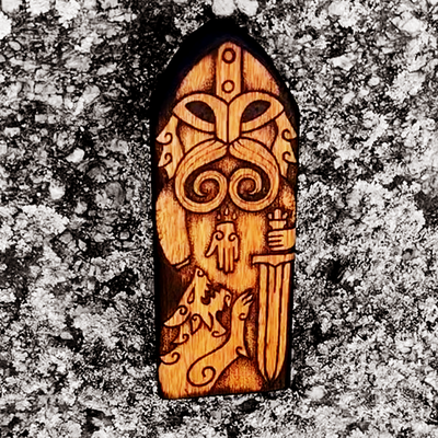 Estatuilla de madera Tyr