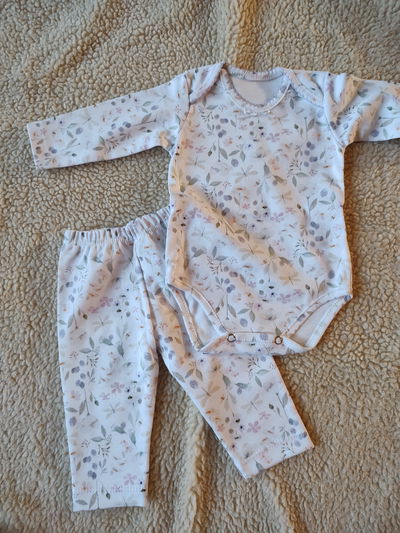 Set Body y Babucha Flores y Libélulas 