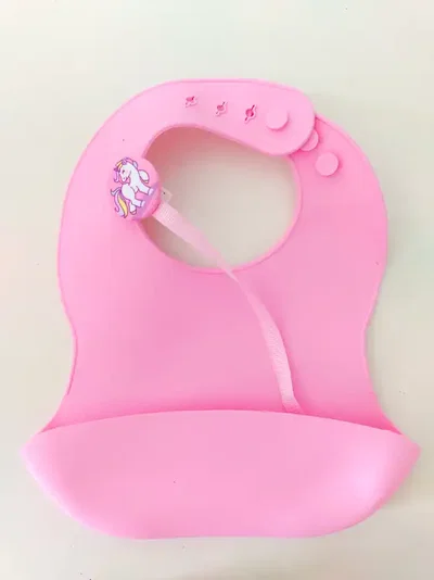 Babero silicona con portachupete Shurita