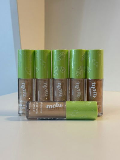 Corrector Melu tapa verde 