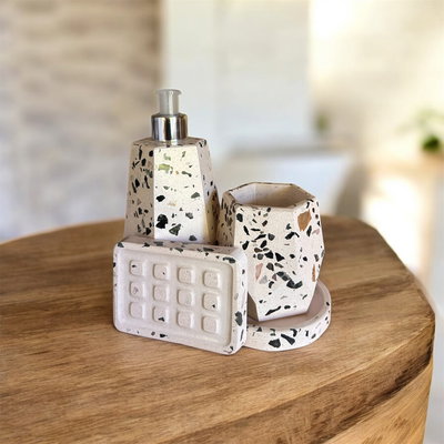 Set de baño en terrazzo facetado - 4 piezas.