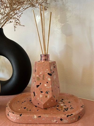 Set decorativo en terrazzo | Difusor de Ambientes con Varillas + Bandeja Oval Grande
