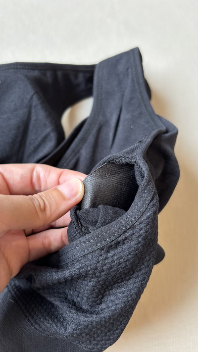 Top de microfibra tiras anchas con tazas desmontables