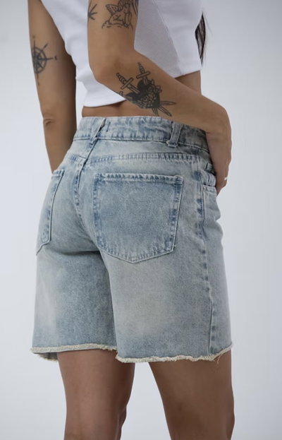 Bermuda tiro bajo corta