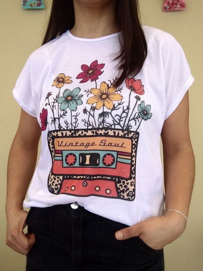 REMERA CASETTE FLORES