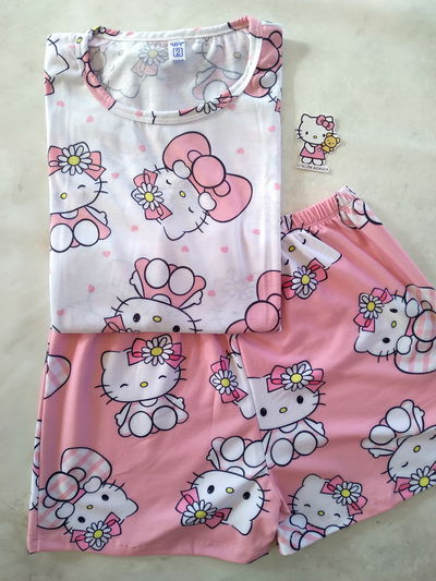 PIJAMA KITTY CORAZONES 