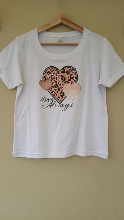 REMERA CORAZON ROSA PRINT