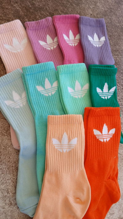 MEDIAS ADIDAS MAXI LOGO COLORES