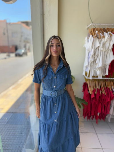 Vestido de jeans largo con cinturón
