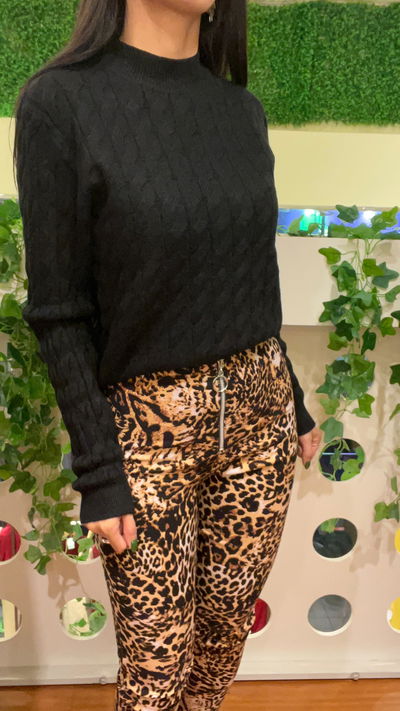 Pantalón calza animal print 