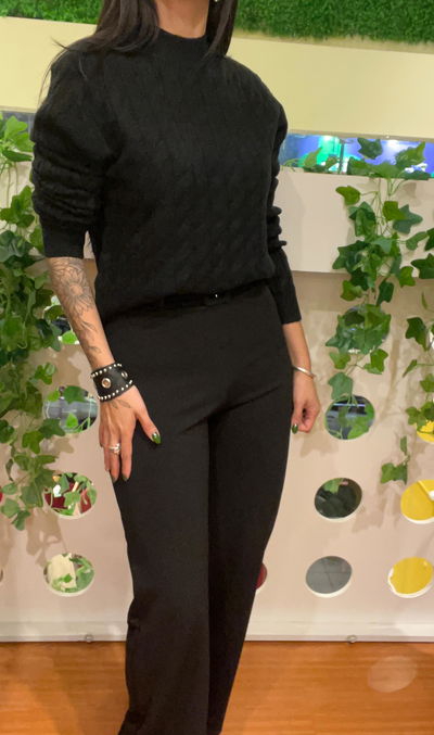 Pantalón ancho con hevilla 